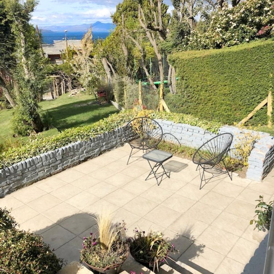 Casa 5 amb excelente vista lago Melipal .