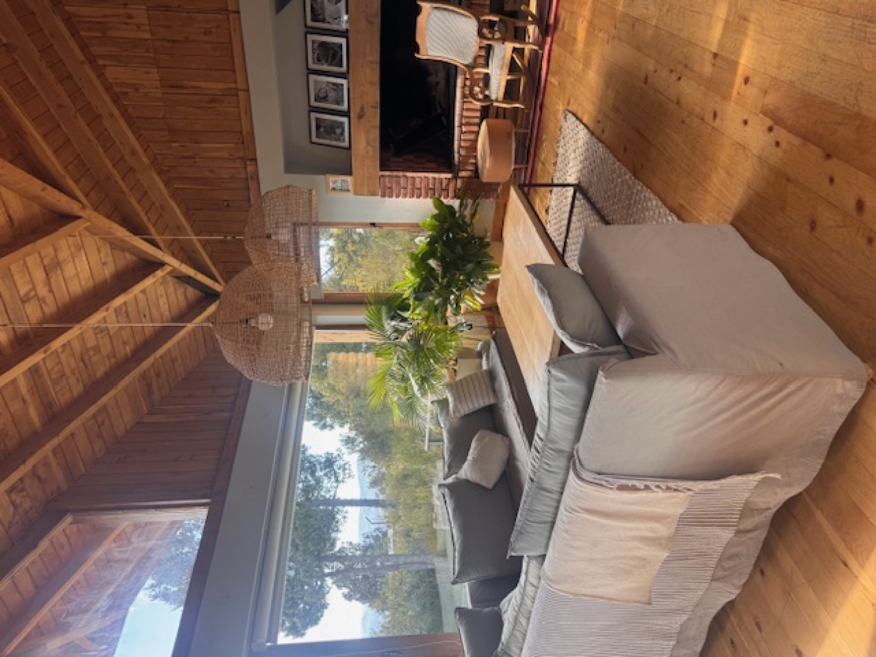 Amplia, luminosa y con vista al lago 