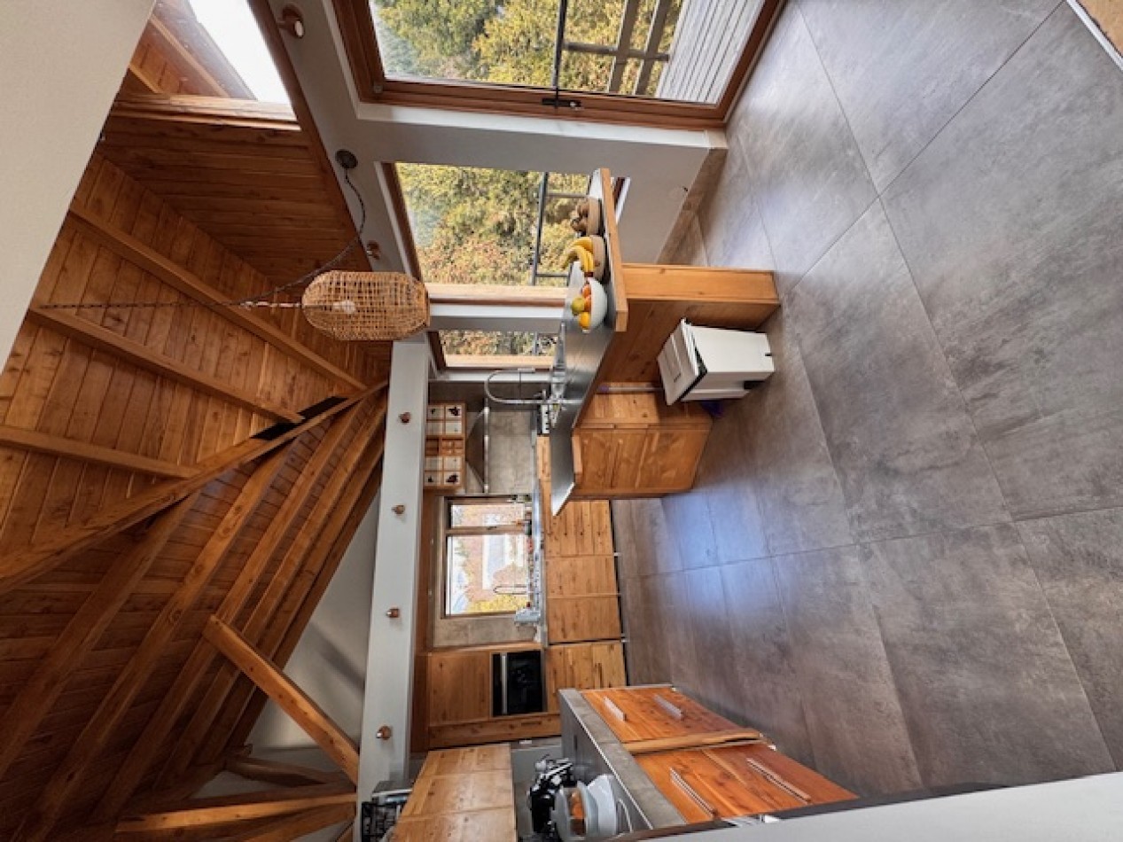 Amplia, luminosa y con vista al lago 