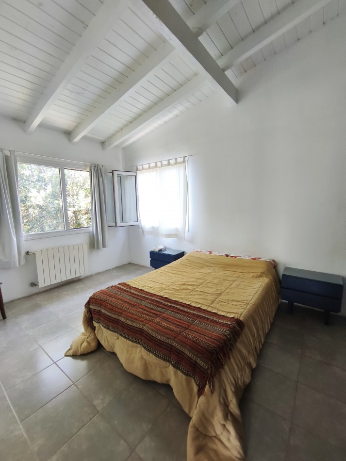 Casa principal con depto y local en Lago Moreno