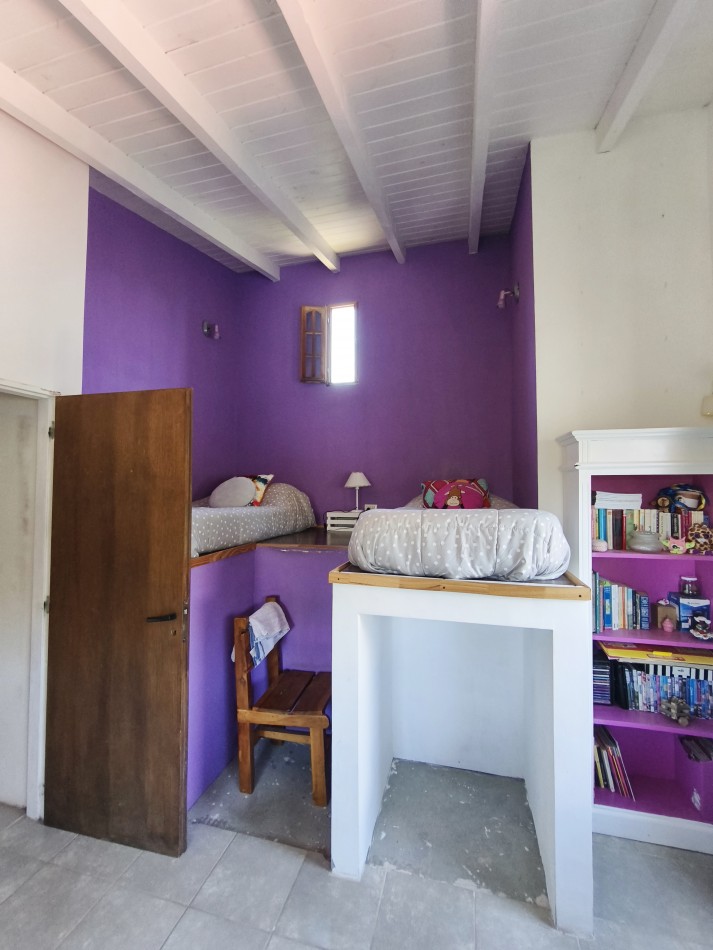 Casa principal con depto y local en Lago Moreno