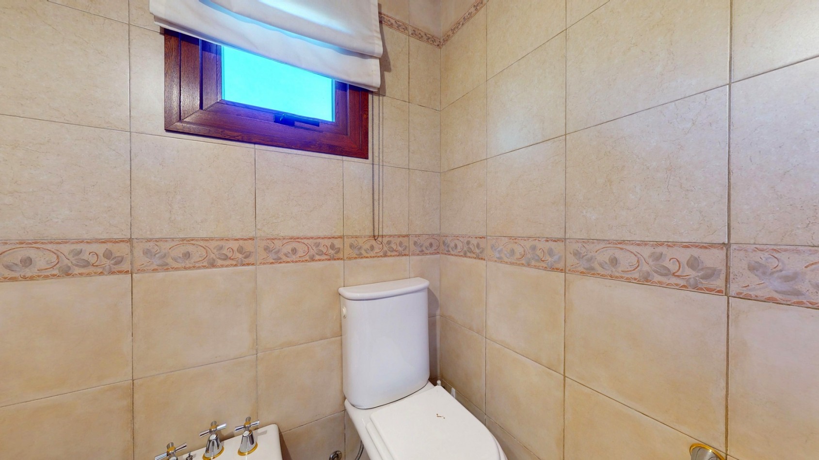 7 ambientes en Dina Huapi posibilidad de independizar el quincho como departamento anexo propiedad con potencial para desarrollar vivienda mas renta ideal