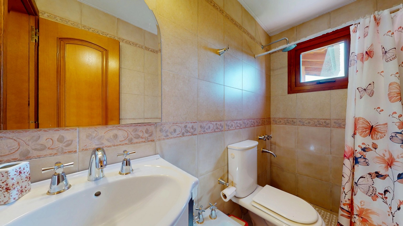 7 ambientes en Dina Huapi posibilidad de independizar el quincho como departamento anexo propiedad con potencial para desarrollar vivienda mas renta ideal