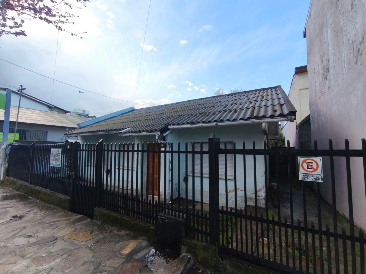 Casa en el centro en lote con factibilidad para edificio en venta Bariloche apta credito
