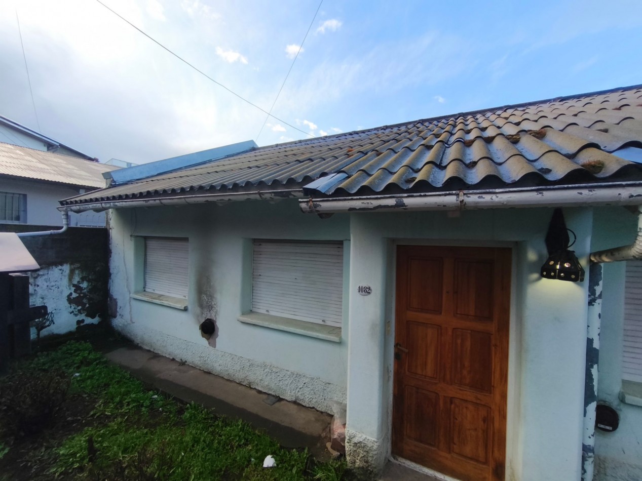 Casa en el centro en lote con factibilidad para edificio en venta Bariloche apta credito