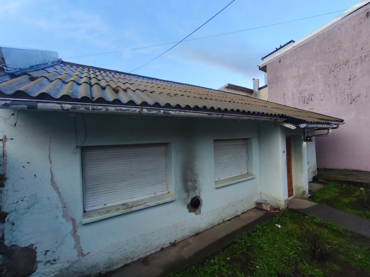 Casa en el centro en lote con factibilidad para edificio en venta Bariloche apta credito