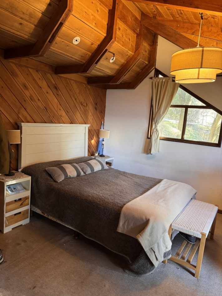 Pintoresca casa den venta con Vista al lago 