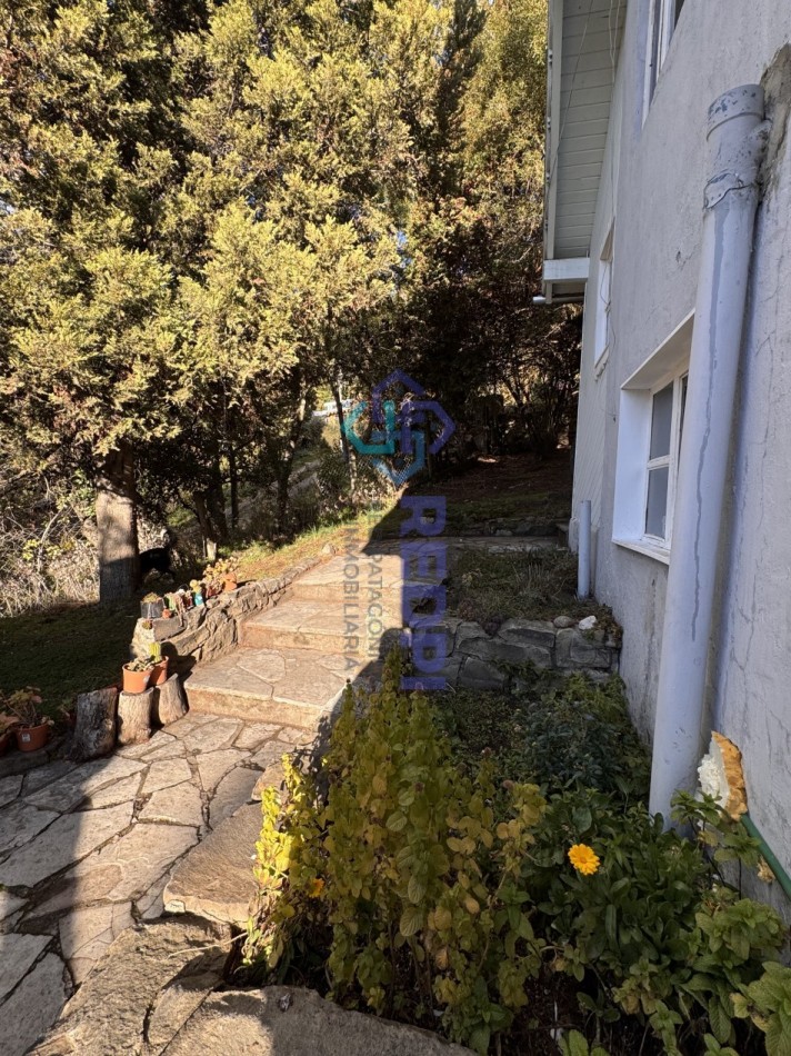 Pintoresca casa den venta con Vista al lago 