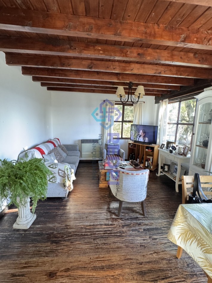 Pintoresca casa den venta con Vista al lago 