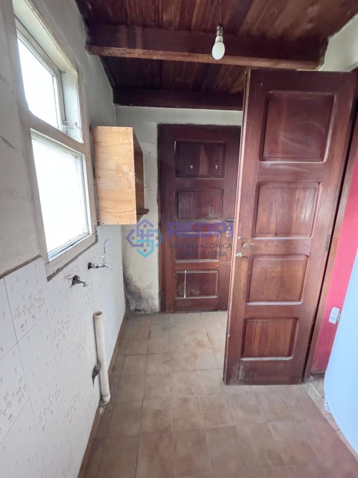 Lote ideal uso comercial con casa a reciclar