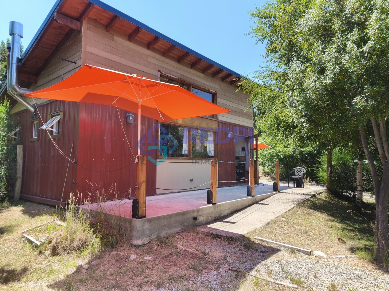 Casa principal con depto y local en Lago Moreno