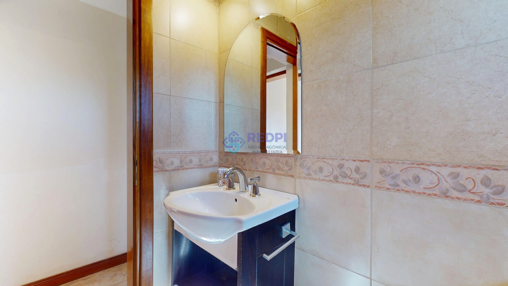 7 ambientes en Dina Huapi posibilidad de independizar el quincho como departamento anexo propiedad con potencial para desarrollar vivienda mas renta ideal