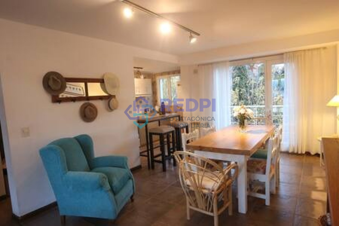 Departamento urbano con vista al lago 