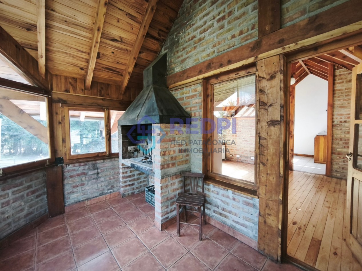 Casa de tres dormitorios en barrio Las Margaritas alquiler permanente 
