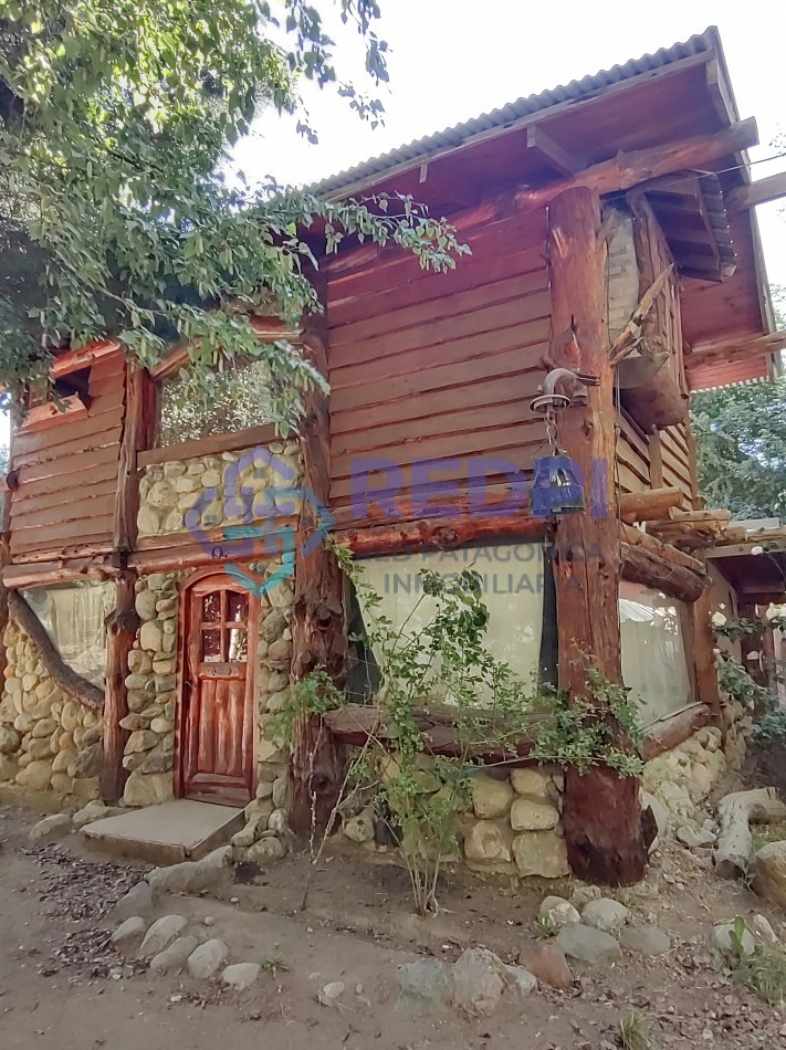 Un RINCON DE ARTE en Las Victorias, al este de Bariloche. Ideal vivienda + renta