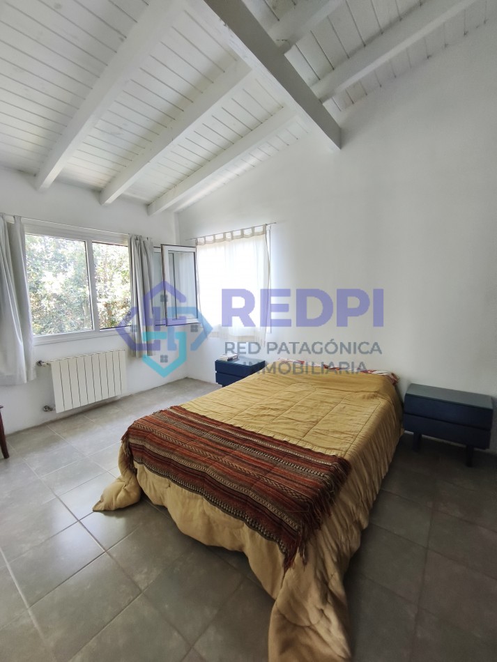 Casa principal con depto y local en Lago Moreno