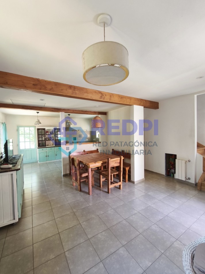 Casa principal con depto y local en Lago Moreno
