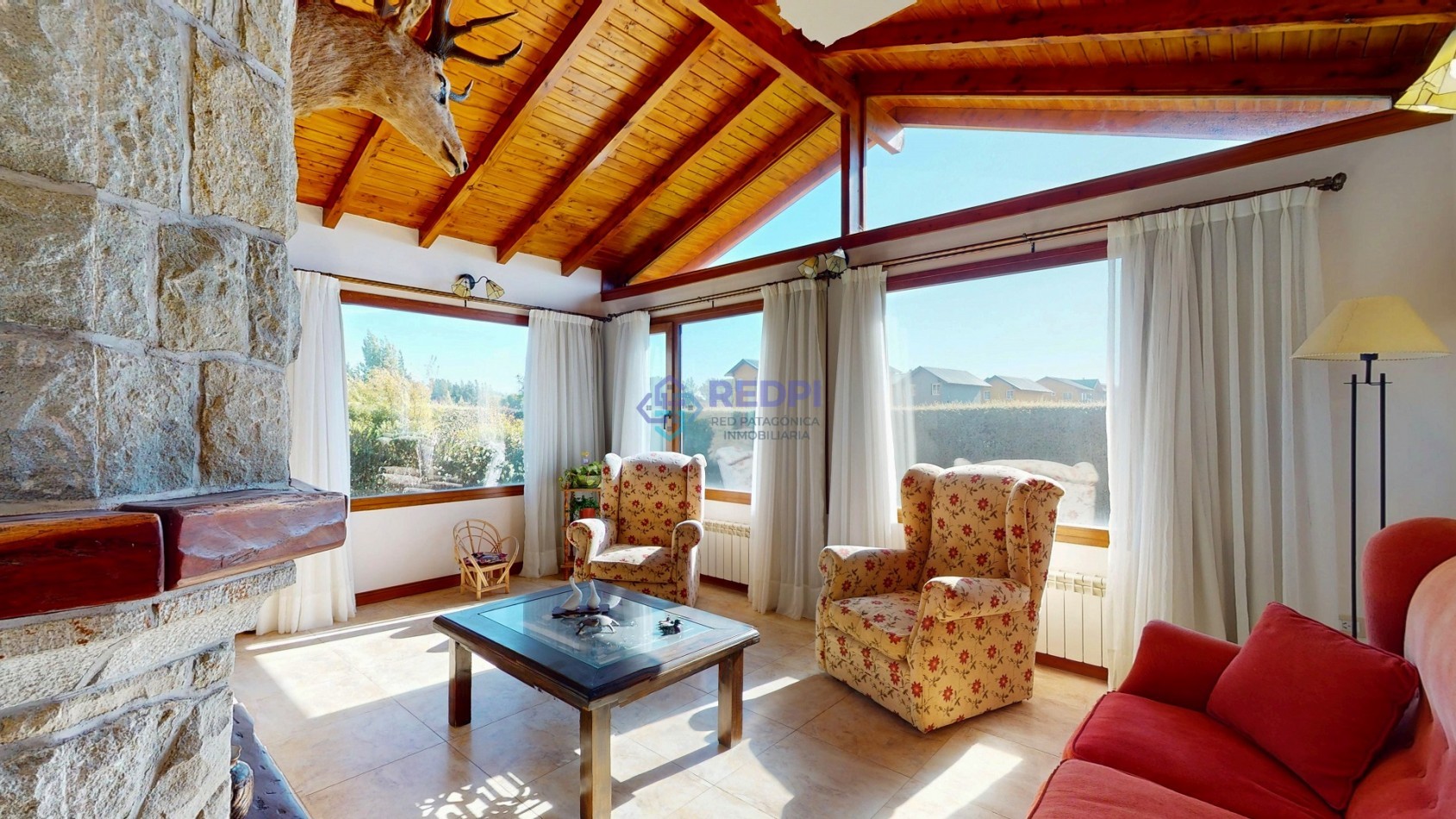 7 ambientes en Dina Huapi posibilidad de independizar el quincho como departamento anexo propiedad con potencial para desarrollar vivienda mas renta ideal