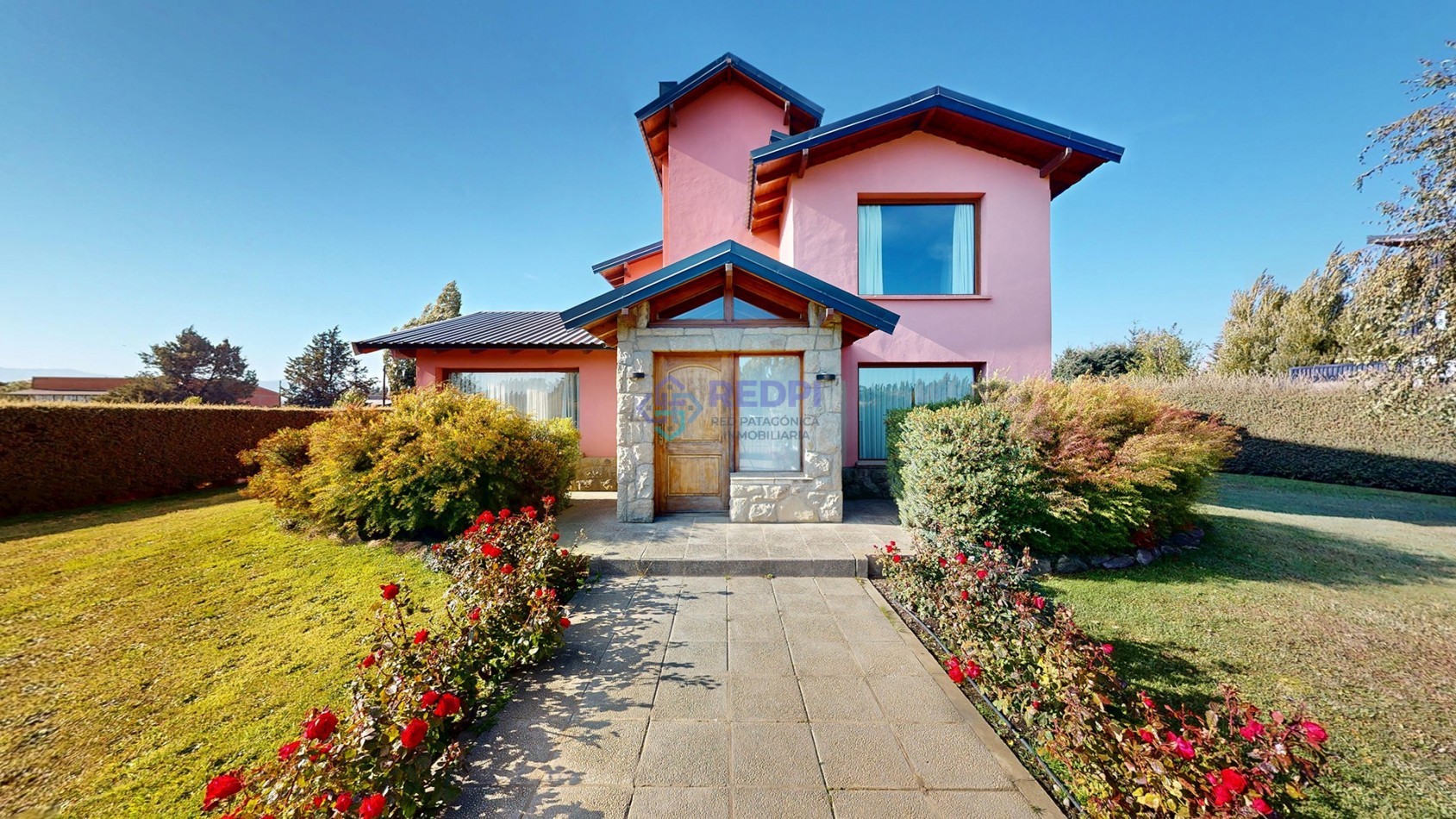 7 ambientes en Dina Huapi posibilidad de independizar el quincho como departamento anexo propiedad con potencial para desarrollar vivienda mas renta ideal