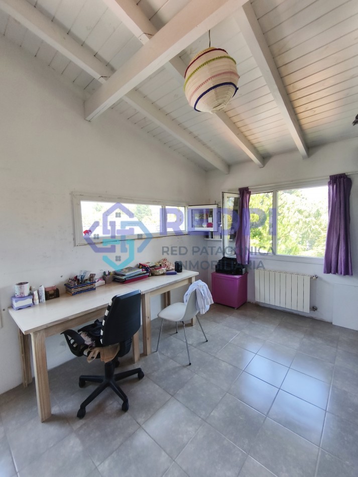 Casa principal con depto y local en Lago Moreno