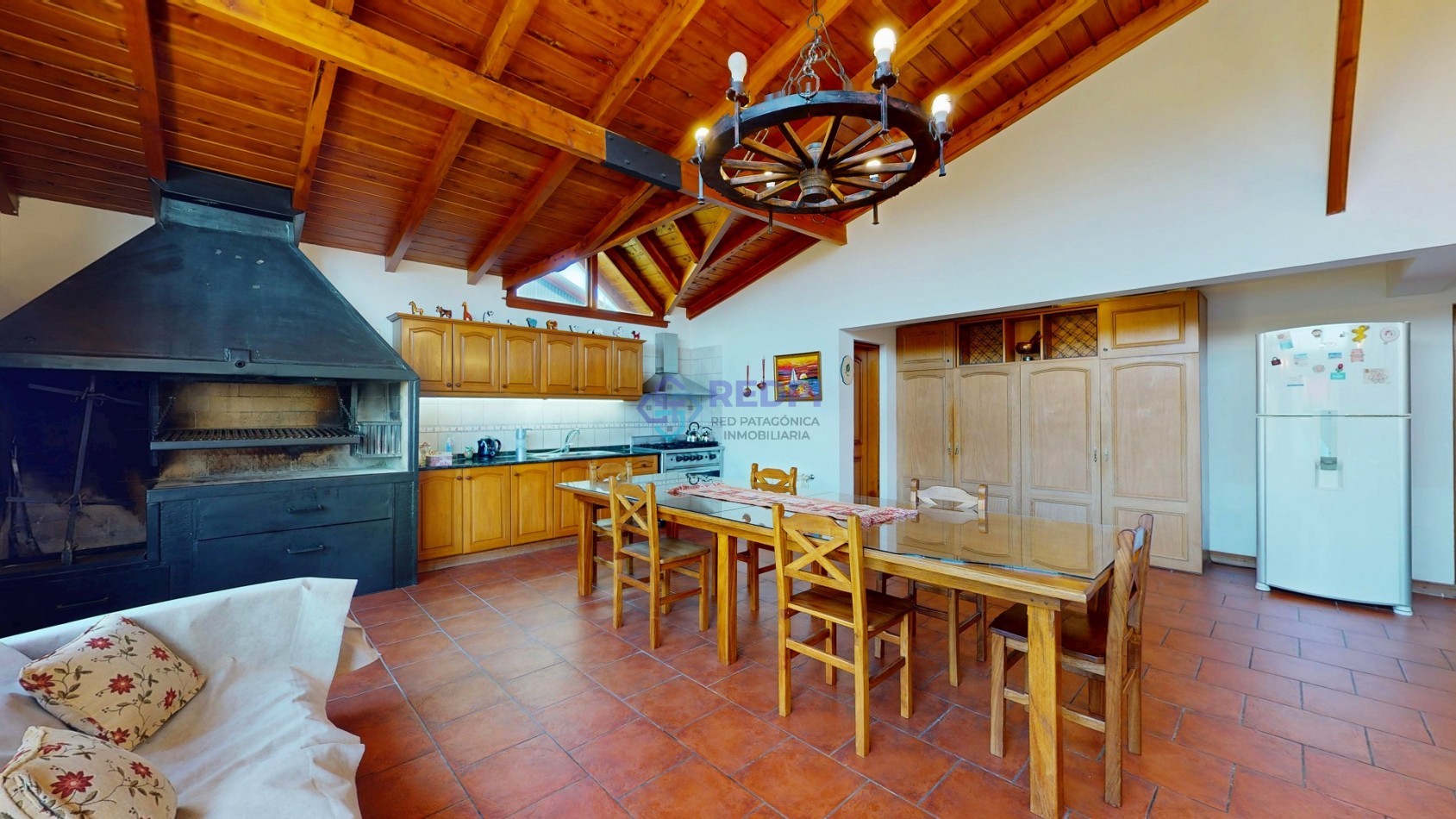 7 ambientes en Dina Huapi posibilidad de independizar el quincho como departamento anexo propiedad con potencial para desarrollar vivienda mas renta ideal