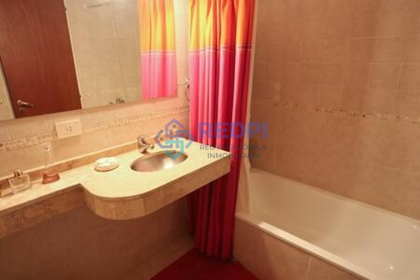 Departamento urbano con vista al lago 