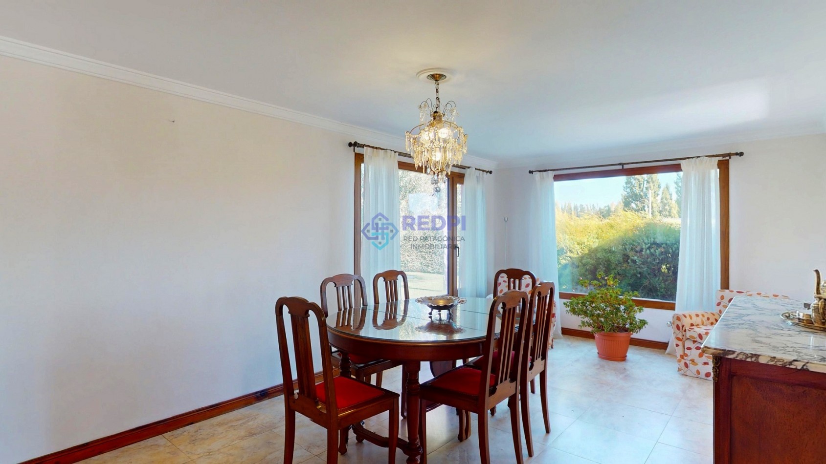 7 ambientes en Dina Huapi posibilidad de independizar el quincho como departamento anexo propiedad con potencial para desarrollar vivienda mas renta ideal