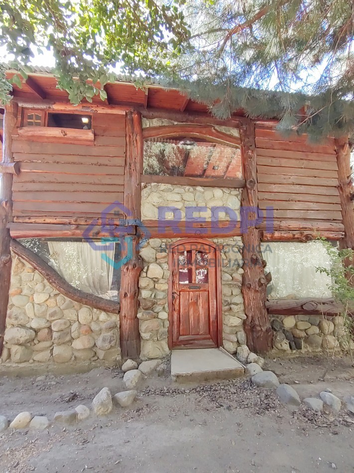 Un RINCON DE ARTE en Las Victorias, al este de Bariloche. Ideal vivienda + renta