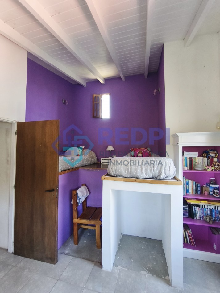 Casa principal con depto y local en Lago Moreno