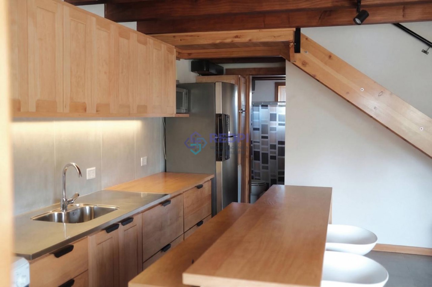 Departamento 2 ambientes con entrepiso cochera porton automatizado impecable en venta Bariloche Barrio San Francisco apto credito apto profesional y turismo 