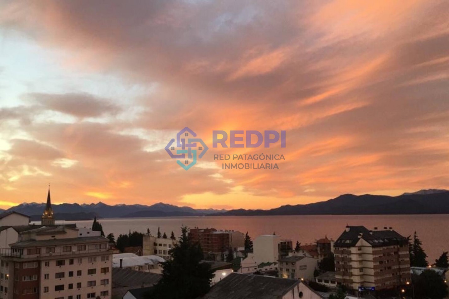 Departamento urbano con vista al lago 