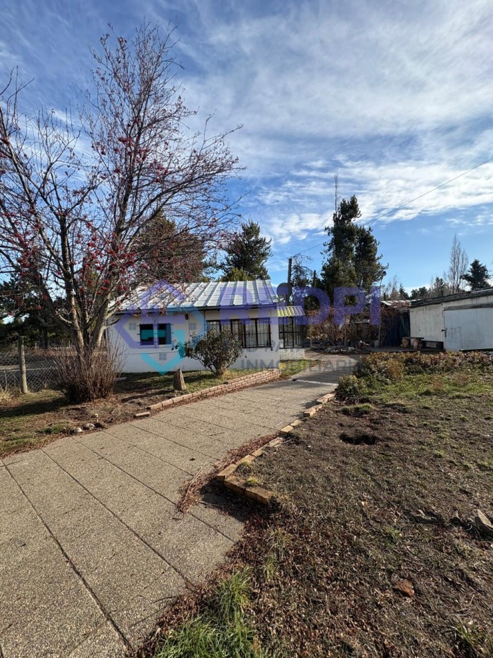 Lote plano con casa gas de red a 100 m del Rio Limay