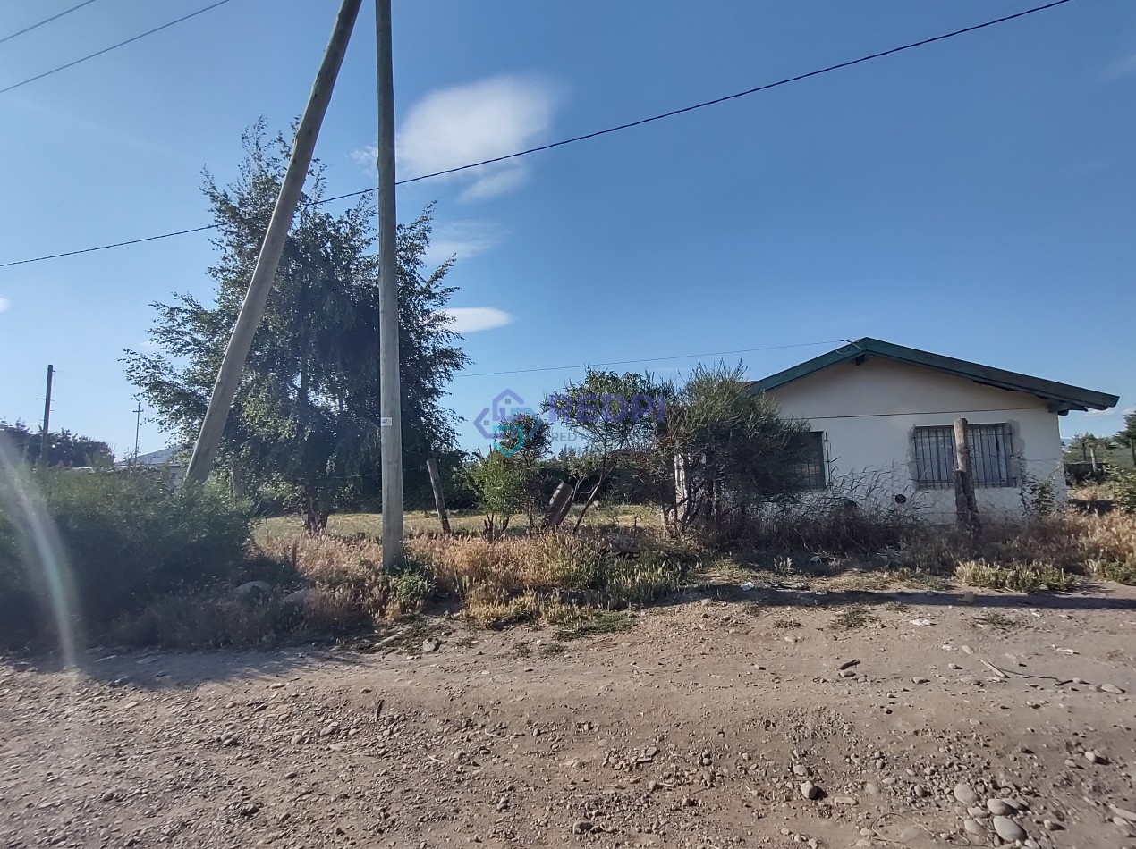 Lote ideal uso comercial con casa a reciclar