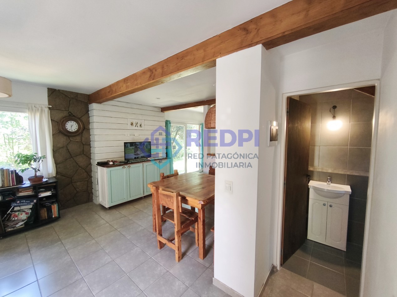 Casa principal con depto y local en Lago Moreno