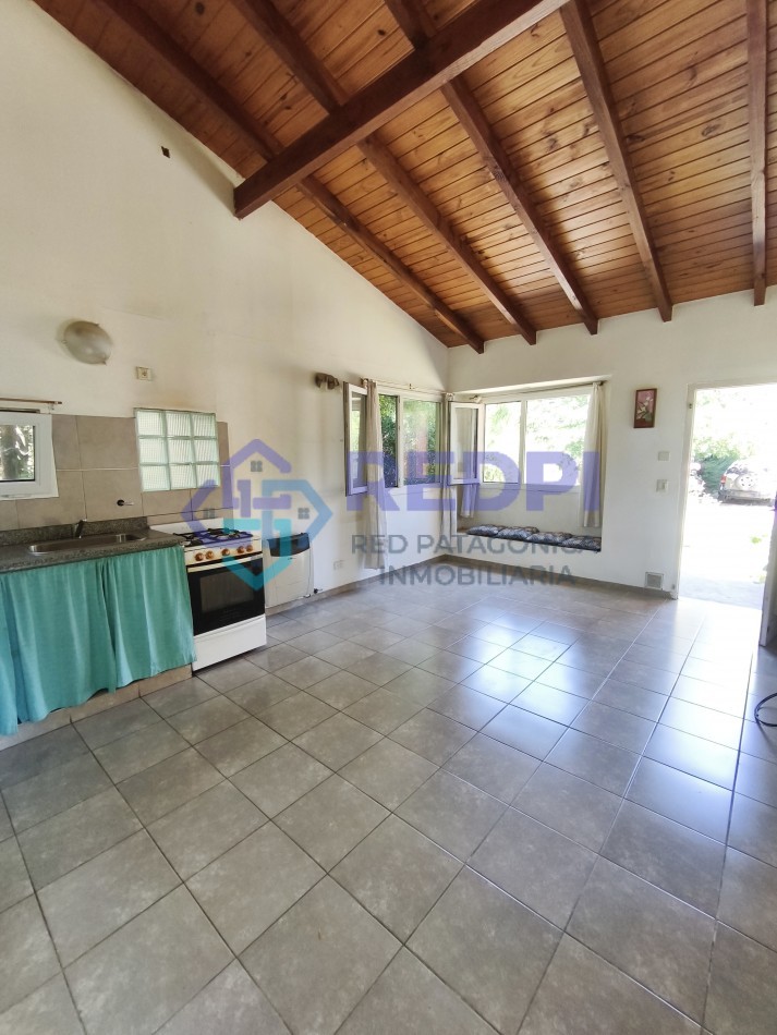 Casa principal con depto y local en Lago Moreno