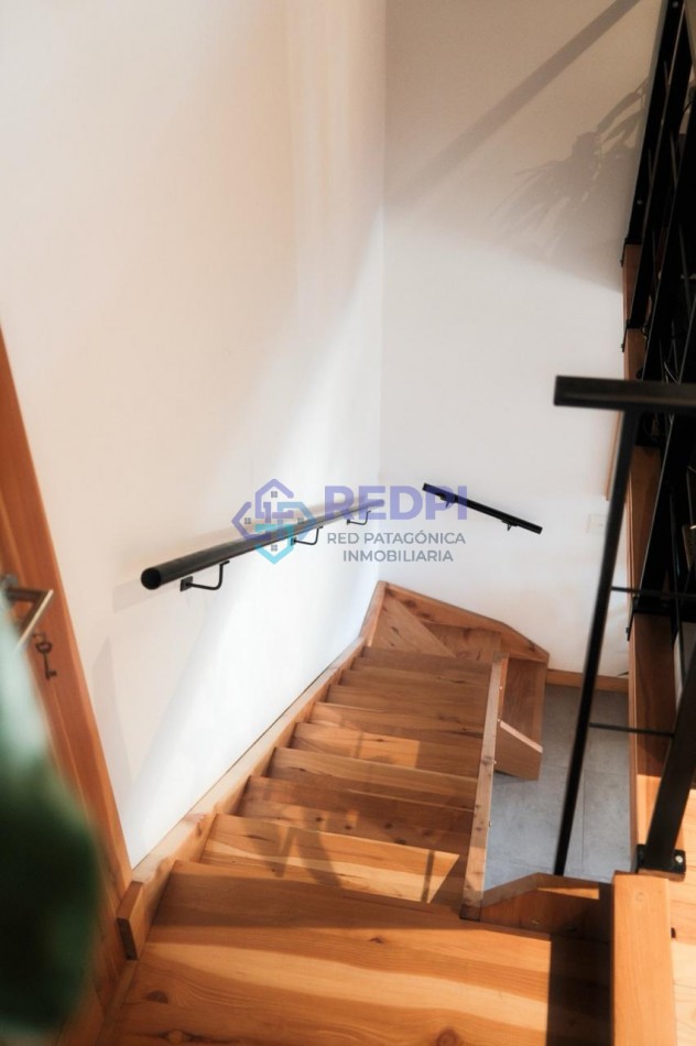 Departamento 2 ambientes con entrepiso cochera porton automatizado impecable en venta Bariloche Barrio San Francisco apto credito apto profesional y turismo 