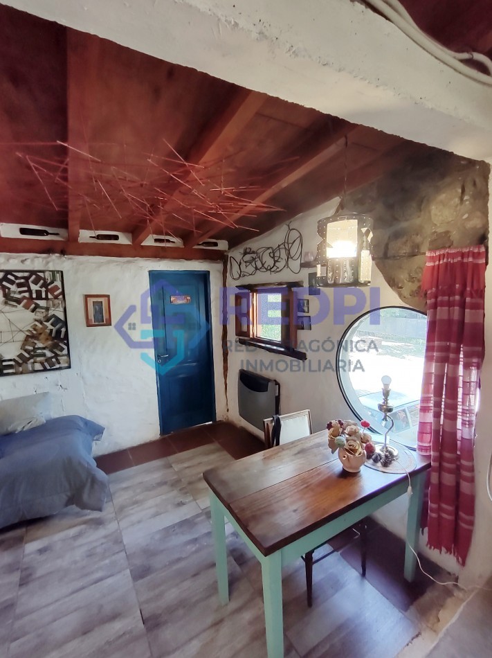 Un RINCON DE ARTE en Las Victorias, al este de Bariloche. Ideal vivienda + renta