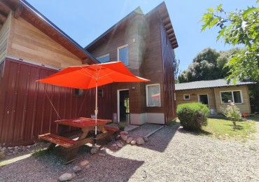 Casa principal con depto y local en Lago Moreno