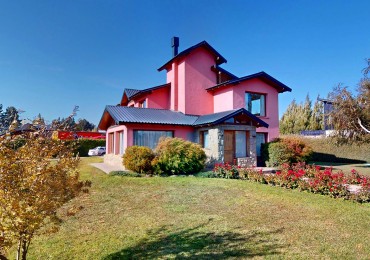 7 ambientes en Dina Huapi posibilidad de independizar el quincho como departamento anexo propiedad con potencial para desarrollar vivienda mas renta ideal