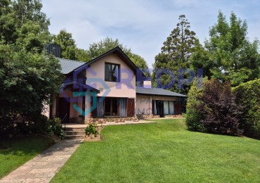 Excelente ubicacion, construccion y estado 