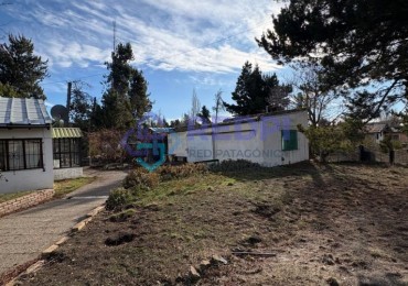 Lote con casa a 100m del lago, del Limay y de la ruta en Dina Huapi